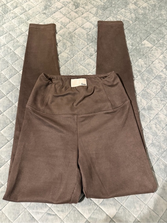 Aritzia Pants - Aritzia Wilfred Free Daria Vegan Suede Leggings - size S